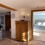 Luxurious No 7 Holiday home